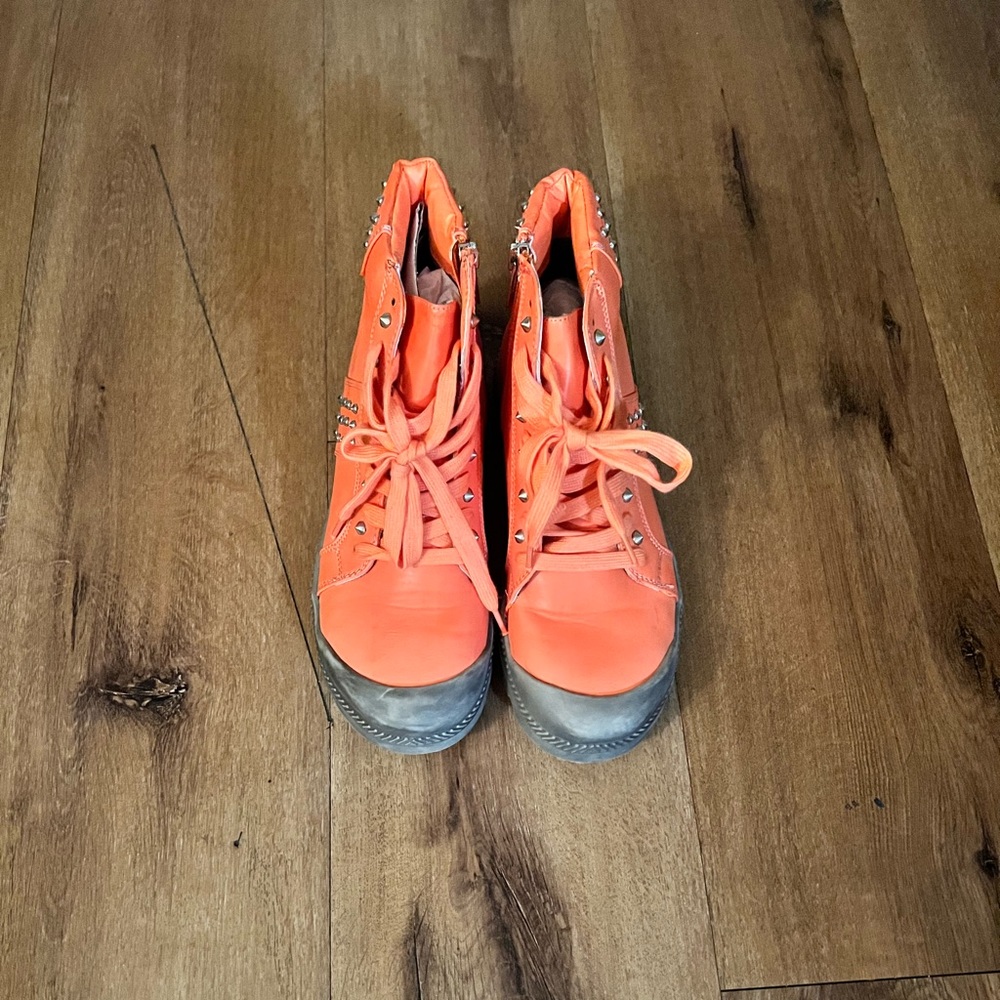 Women’s coral studded ankle boot size 7 1/2